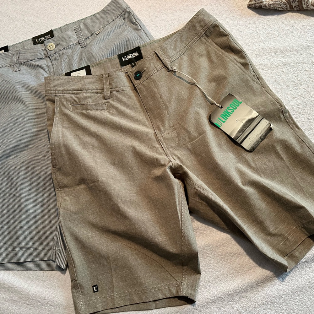 New LINKSOUL Men's golf Shorts - 2 pairs Gray and Khaki waist size 32